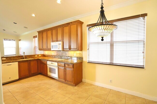Building Photo - 7458 Via Luria