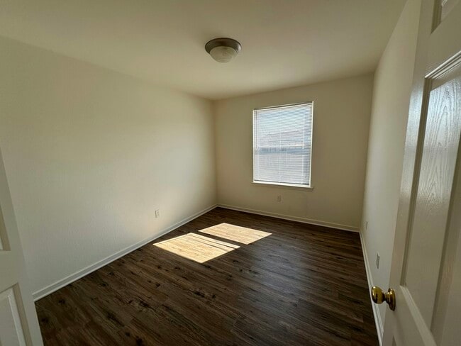 Building Photo - 3514 E Richmond Rd