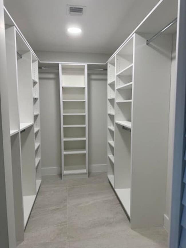 Building Photo - 11600 Island Lakes Ln