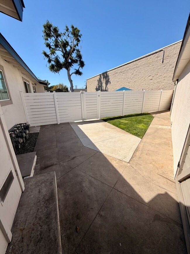 Building Photo - Remodeled 1 Bedroom Unit in Orange