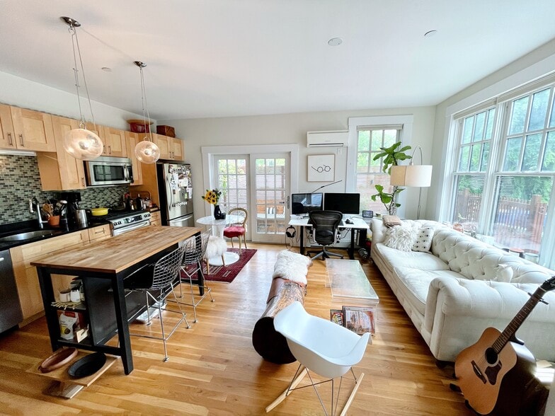 Primary Photo - 19 Tremont St