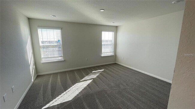 Building Photo - 428 HUCKLEBERRY Dr