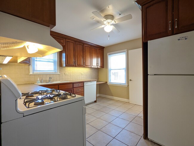 Building Photo - 514 N Emerson St