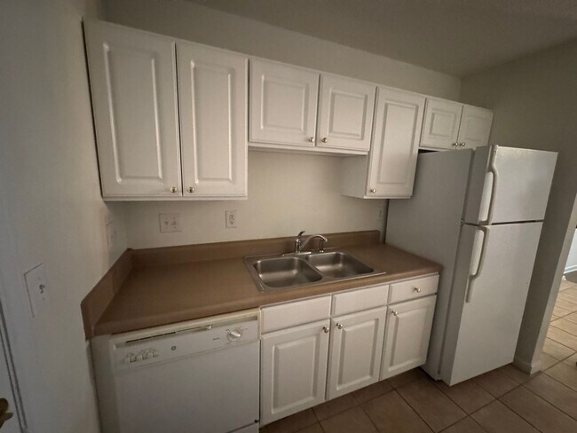 Building Photo - 11371 Clubhaven Pl