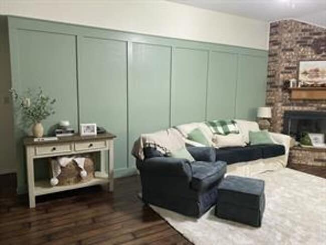 Building Photo - Beautifully Updated 3 Bedroom plus Study i...