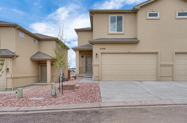Building Photo - Spacious 3-Bedroom Home with Mountain Views and Open Layout in Central Colorado Springs
