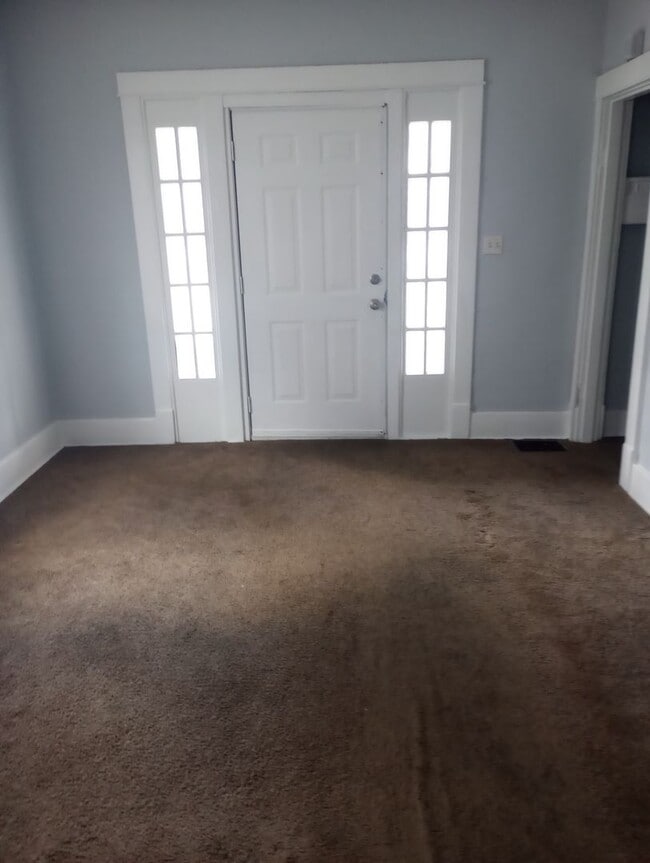 Primary Photo - Cute 3-Bedroom 1-bath House in the Churchi...