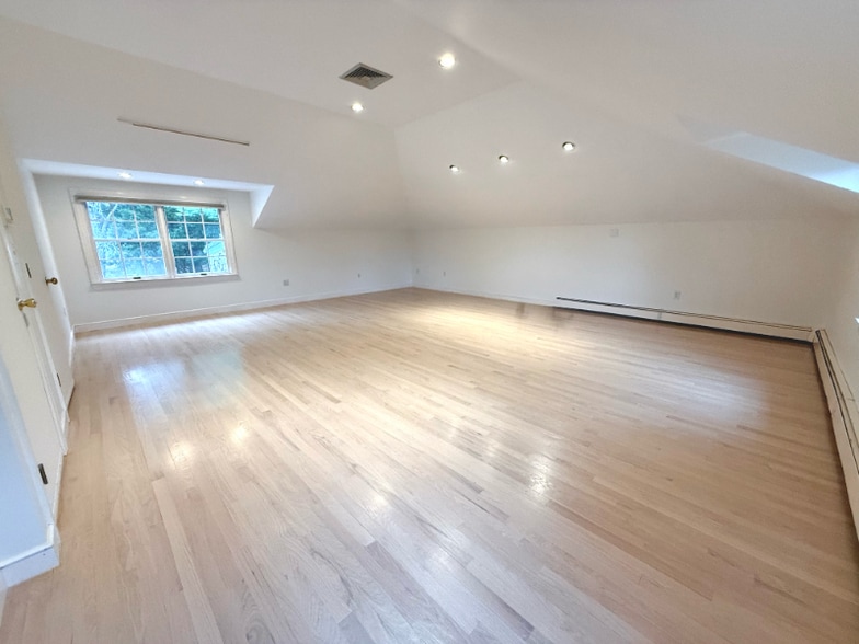 Building Photo - 4 Elliston Rd