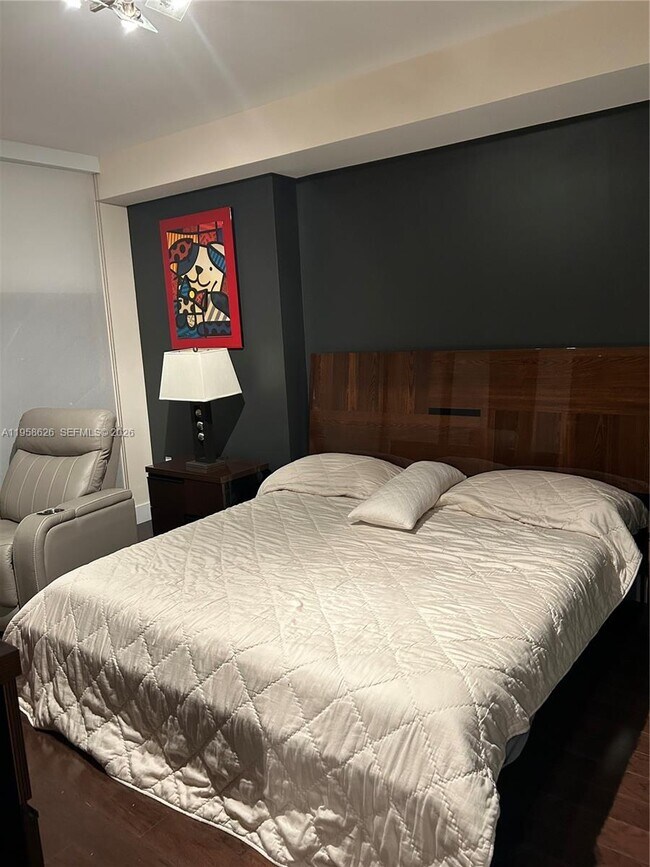 Building Photo - 92 SW 3rd St