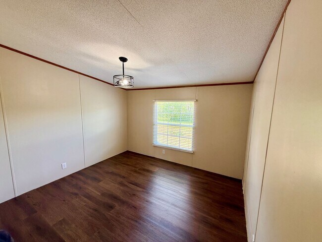 Building Photo - 2948 Ellejoy Rd