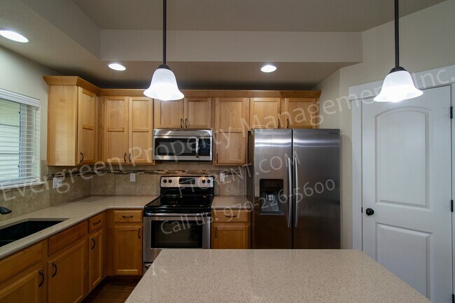 Building Photo - 5020 Cinquefoil Ln