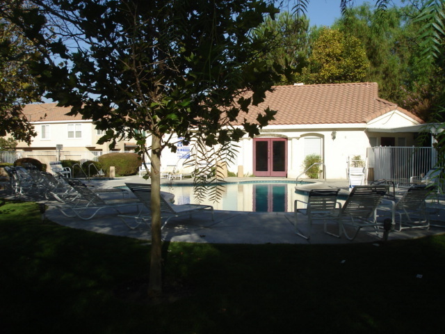 Building Photo - COMING SOON! 2 Bedroom Townhome for Rent i...
