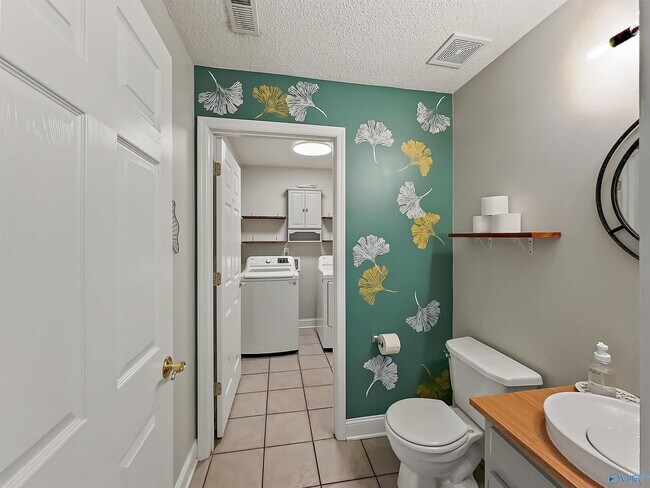 Building Photo - 93 Manor House Dr