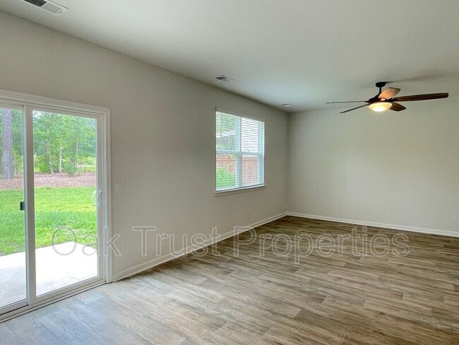 Building Photo - 217 Lapping Waters Dr