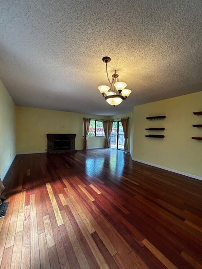 Building Photo - 7689 Melody Dr