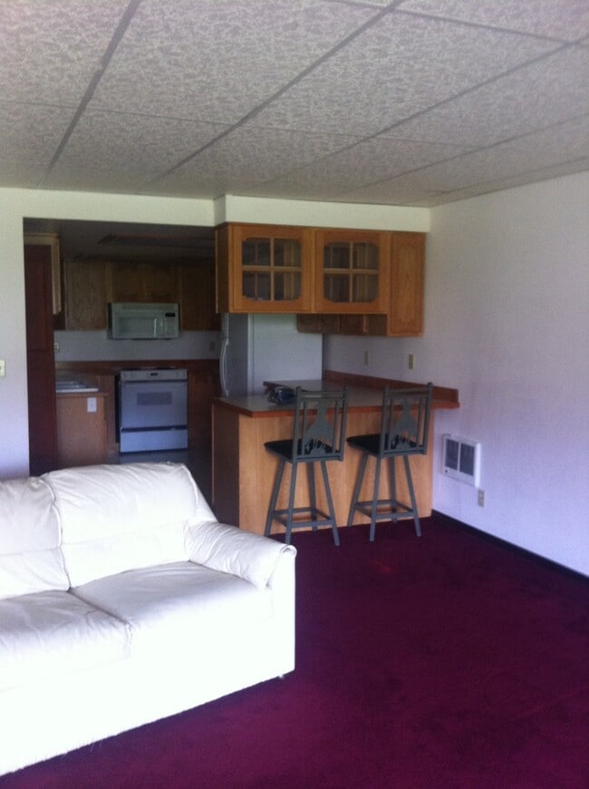 Building Photo - 45 Riverview Dr