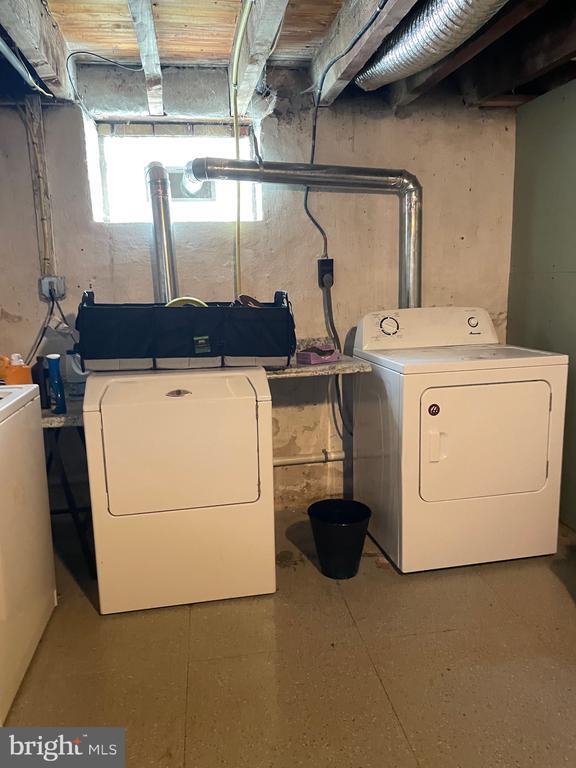 Building Photo - 18 Greenhill Rd