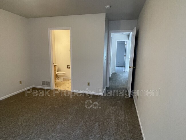 Building Photo - 1007 Cuerto Ln