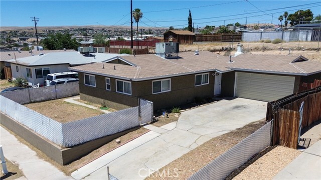 Building Photo - 660 Elm Dr