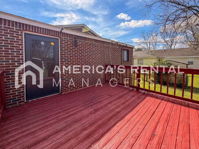 Building Photo - Updated Home for Rent in Birmingham, AL - Just minutes from Oxmoor Road!