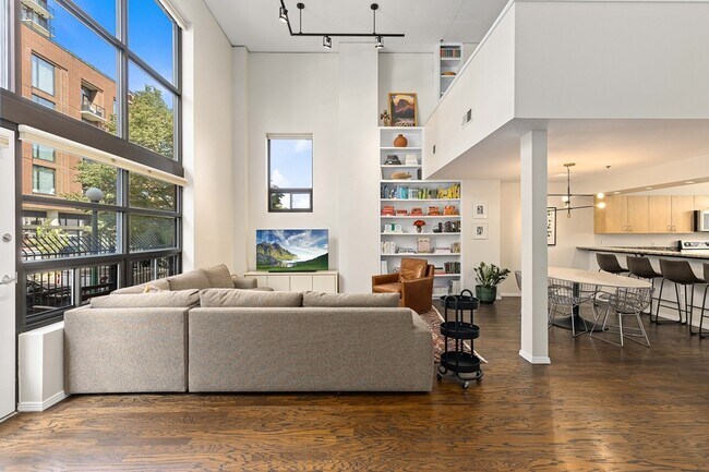 Building Photo - 930 Acoma St