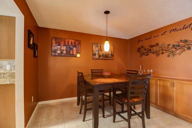 Building Photo - 2610 18th Ave S