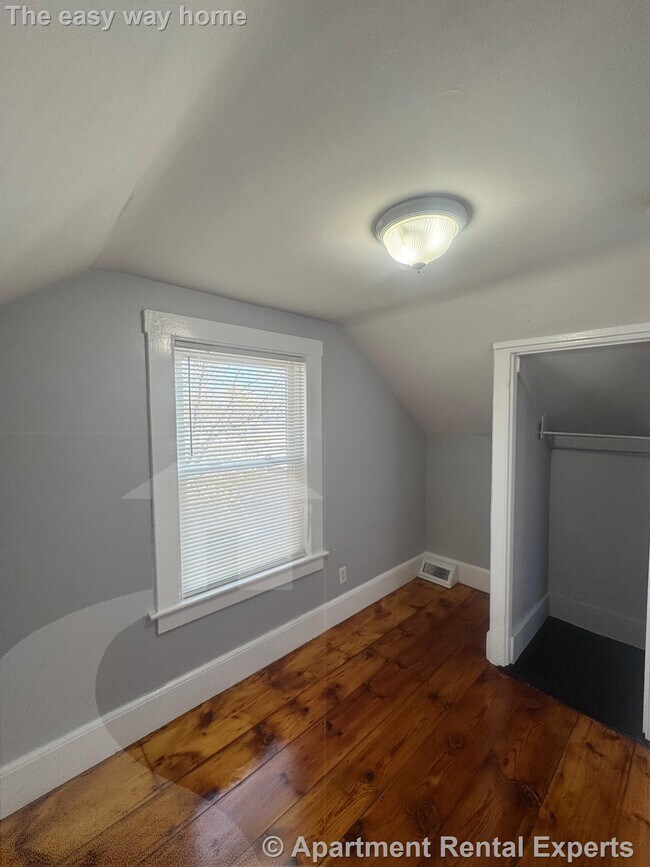 Building Photo - 516 R Somerville Ave