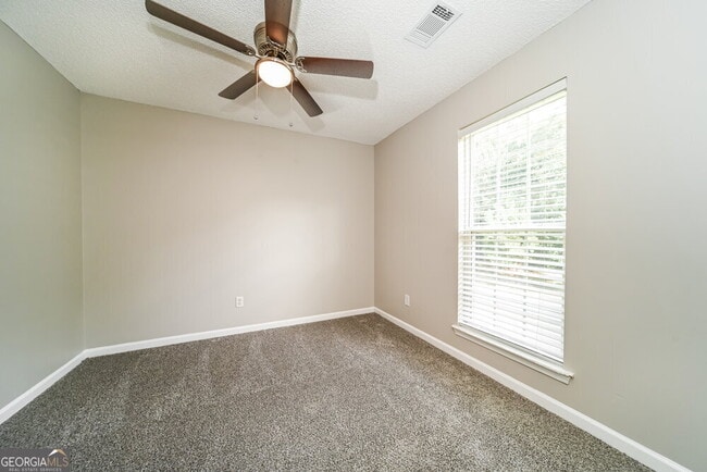 Building Photo - 213 Tyler Trace
