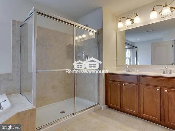 Building Photo - 7427 Macon Dr