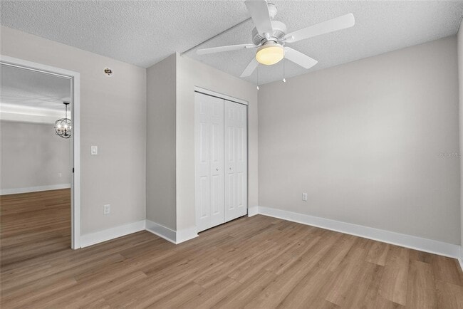 Building Photo - 4780 Cove Cir