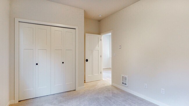 Building Photo - GORGEOUS 3 bdrm plus Flex Space Home in Mo...