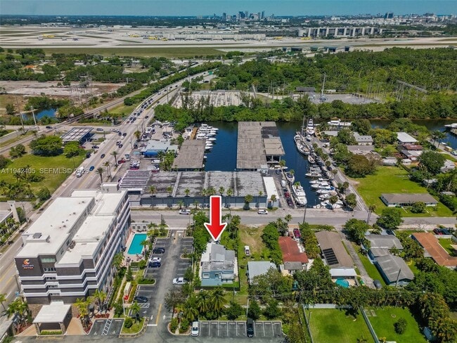 Building Photo - 19 NE 3rd St