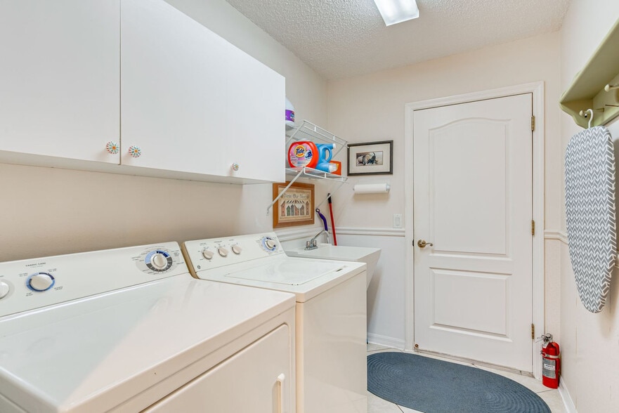 Building Photo - 684 Winifred Way