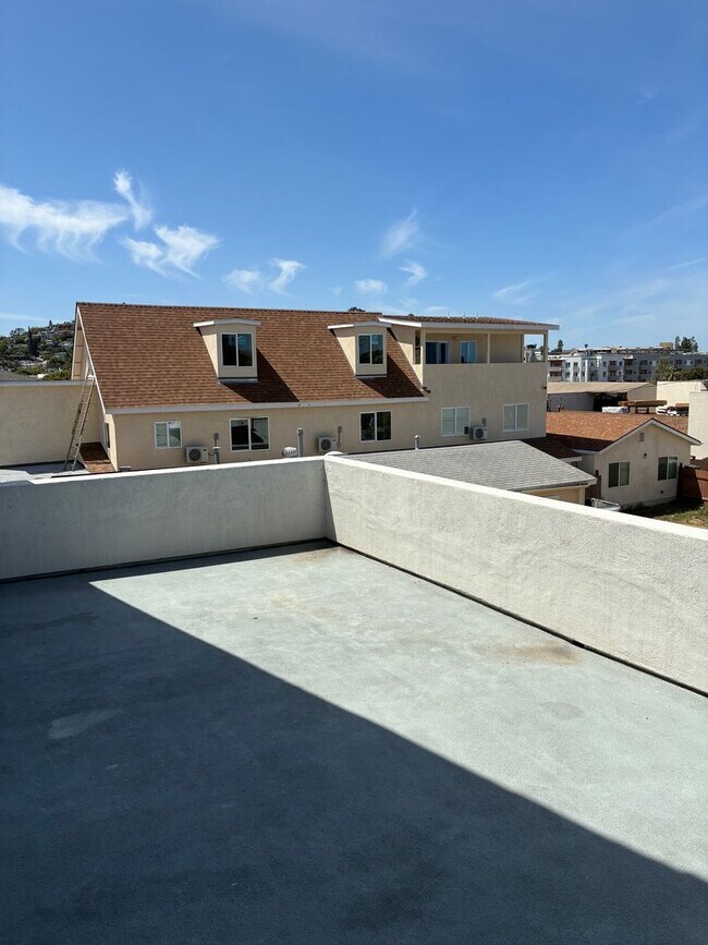 Building Photo - 4874-4876 Palm Avenue