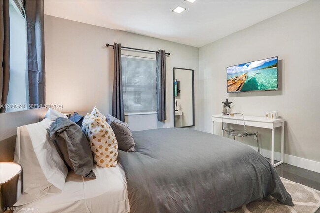 Building Photo - 2990 NW 50th St