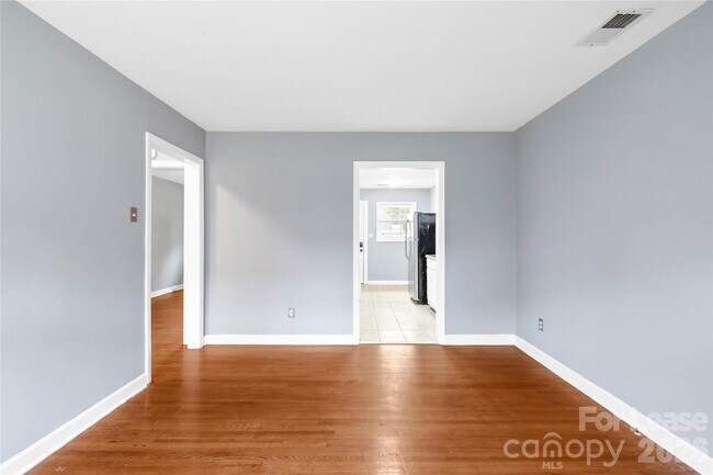 Building Photo - 3519 Benard Ave