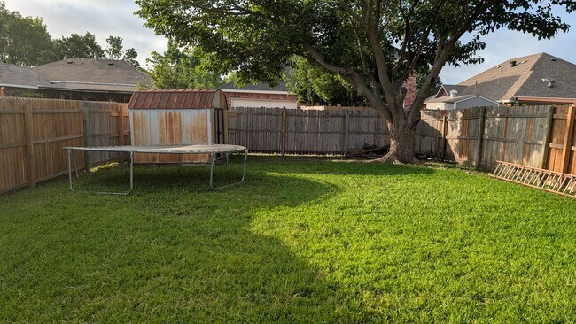 Building Photo - 7418 Fairfield Dr