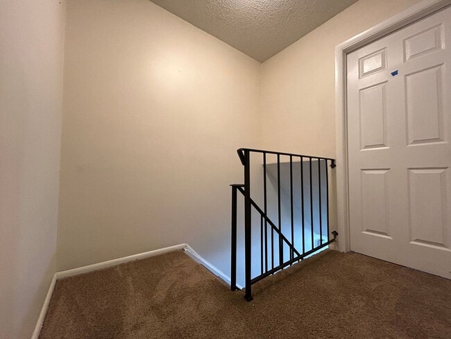 Building Photo - ? Move-In Ready 3BR Townhome | Ask About Our ZERO Deposit! ?