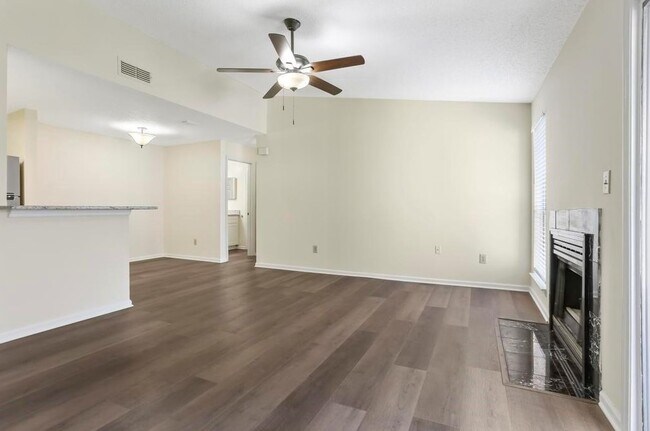 Building Photo - 310 Granville Ct