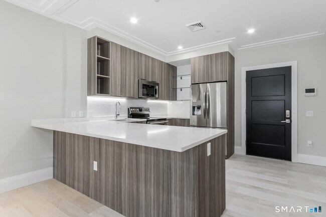 Building Photo - 1990 Bronson Rd