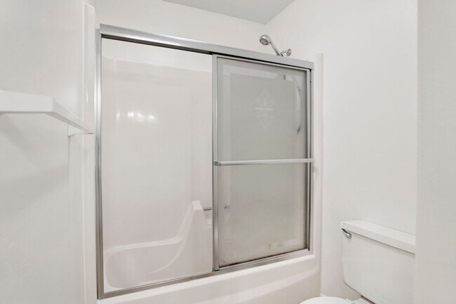 Building Photo - Freshly Renovated Townhome near Perdido Ba...