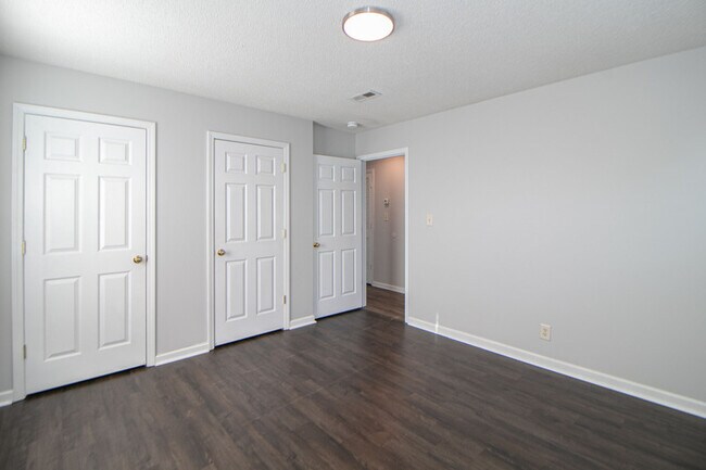 Building Photo - 145 Darlene Dr