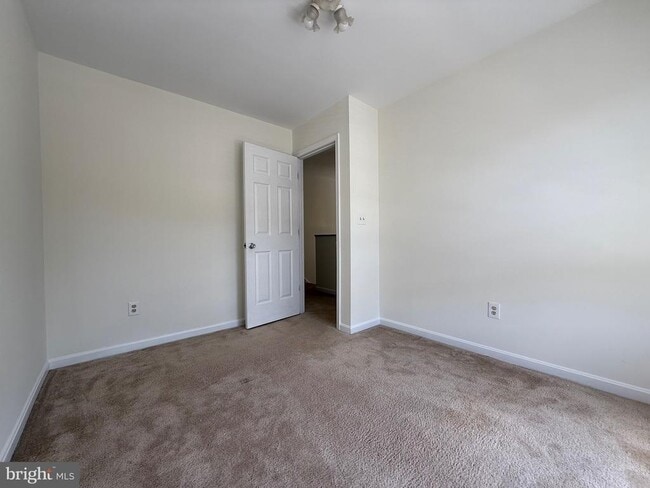 Building Photo - 111 Ben Neuis Pl