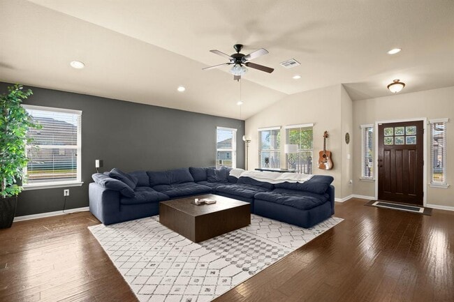 Building Photo - 820 Bryce Canyon Dr