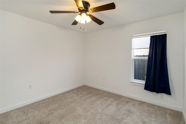 Building Photo - 7407 Grenadine Bloom Bnd