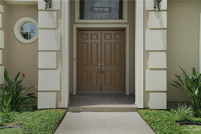 Building Photo - 21 Bales Rd