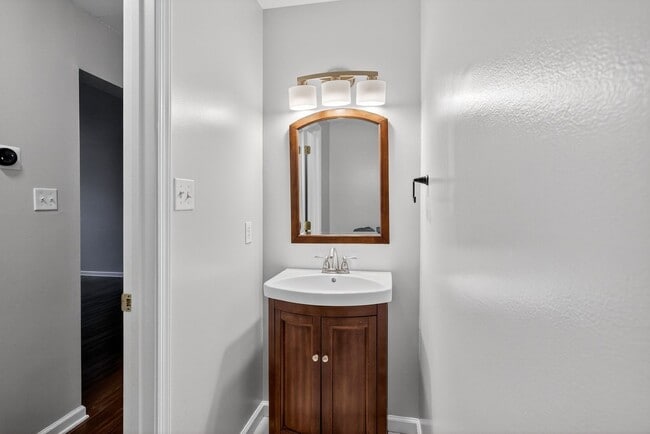 Building Photo - Move-In Ready 3BR Townhome – Deck, Yard & Finished Basement *OPEN HOUSE 3/14/26 1PM-3PM *