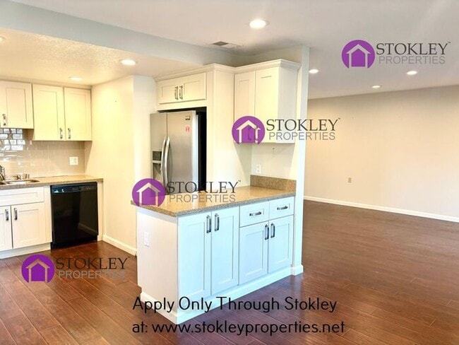 Building Photo - 1200 Singingwood Ct