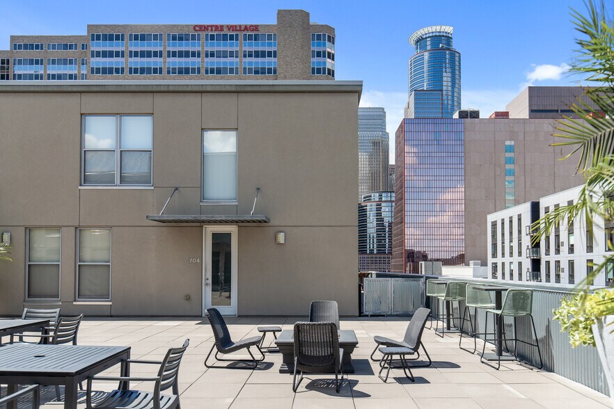 Rooftop Deck - 521 S 7th St