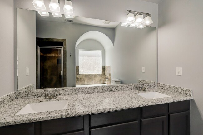 Building Photo - 2707 Lake Breeze Ln